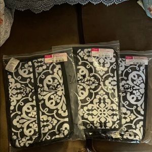 Thirty one packing cubes